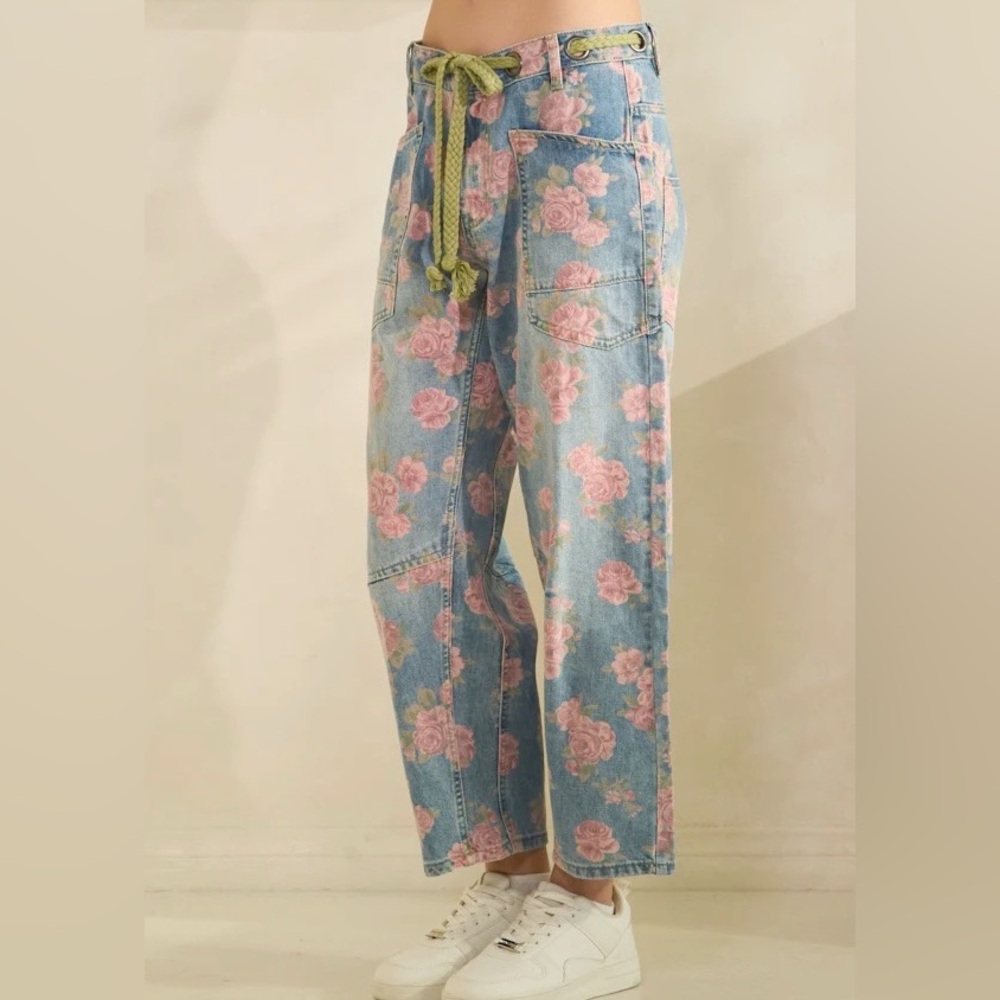 Oli & Hali Floral Print Barrel Jeans - Picture 2 of 7